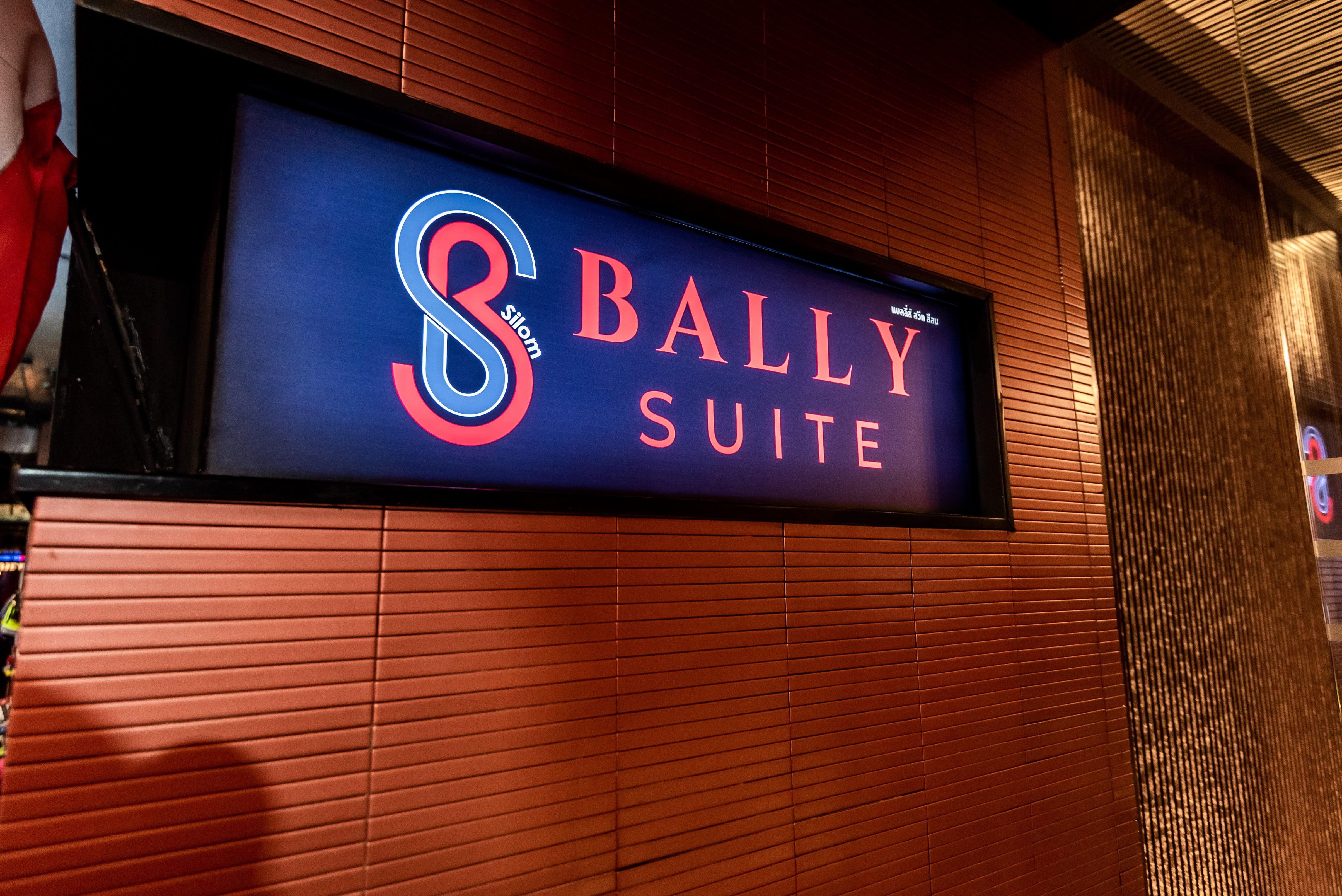 Bally Suite Silom Бангкок Экстерьер фото